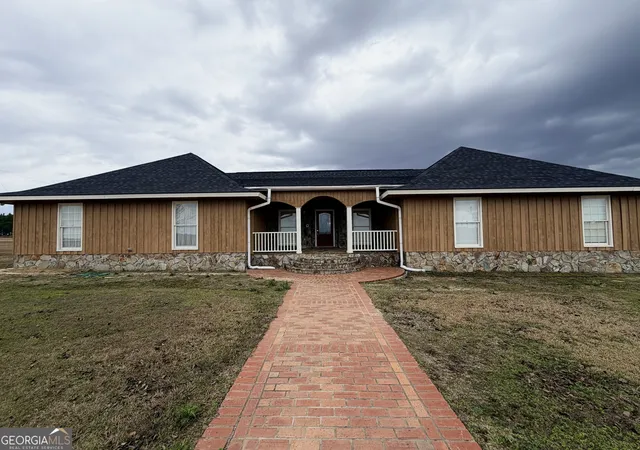 Photo 3 of Single family home for sale at 2166 Ga Hwy 199, Mount Vernon, GA 30445 | MLS# 10852473 | Listing updated on 2026-10-08
