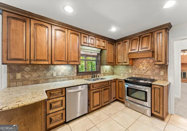 Photo 3 of Sale Pending at 3201 Country Clb Ct Nw, Kennesaw, GA 30144 | MLS# 10851480 | Listing updated on 2026-10-05