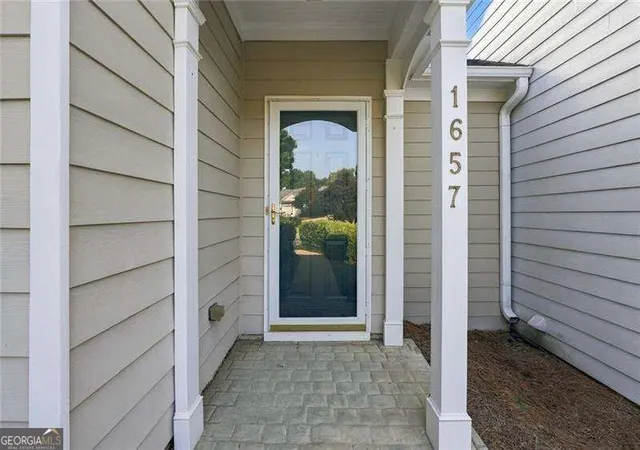 Photo 3 of Sale Pending at 1657 Donovans Pass Nw, Kennesaw, GA 30152 | MLS# 10847815 | Listing updated on 2026-09-20