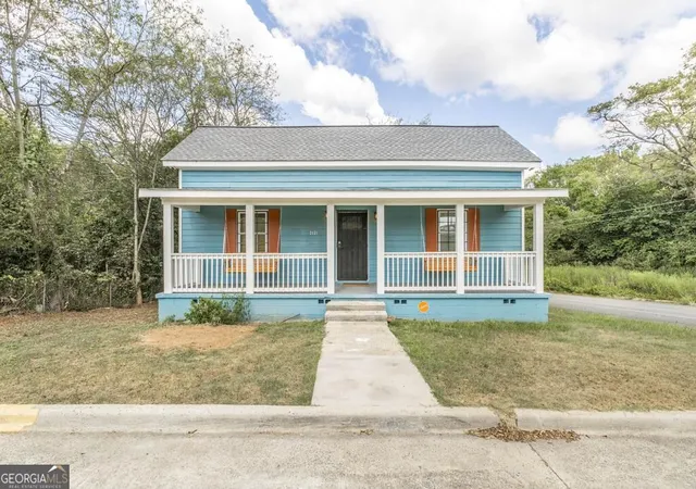Photo 3 of Single family home for sale at 2131 Cedar St, Macon, GA 31206 | MLS# 10847700 | Listing updated on 2026-09-17