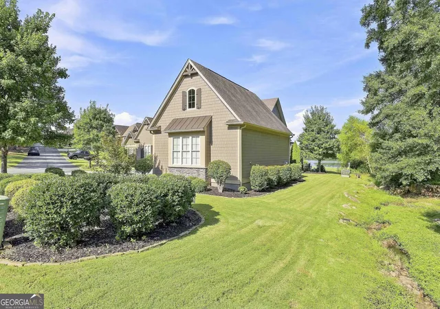 Photo 2 of Sale Pending at 402 Vanderbilt Pkwy, Newnan, GA 30265 | MLS# 10837436 | Listing updated on 2026-09-13