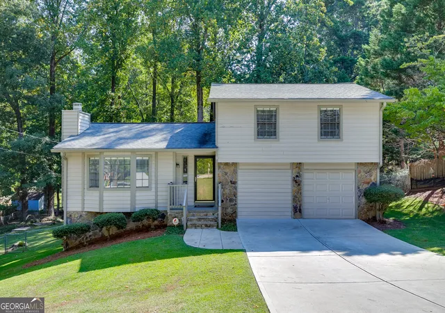 Photo 1 of Single family home for sale at 978 Chartley Dr Sw, Lilburn, GA 30047 | MLS# 10844303 | Listing updated on 2026-09-11
