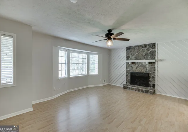 Photo 4 of Single family home for sale at 978 Chartley Dr SW, Lilburn, GA 30047 | MLS# 10844303 | Listing updated on 2026-09-11