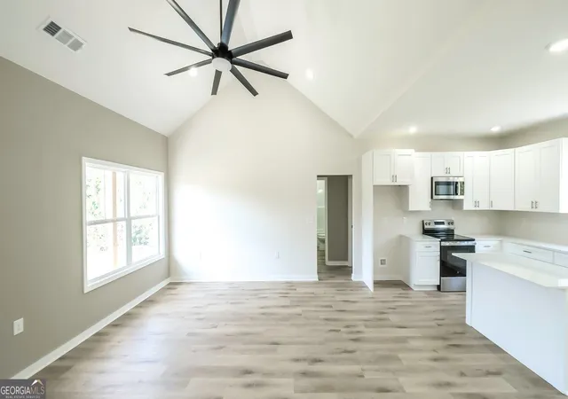 Photo 4 of Single family home for sale at 182 Arbacoochee Rd, Tallapoosa, GA 30176 | MLS# 10849713 | Listing updated on 2026-10-03