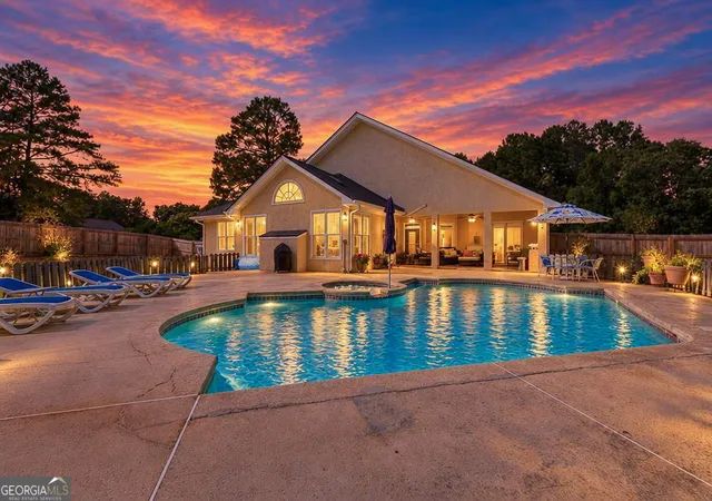 Photo 3 of Single family home for sale at 20 Parkgate Ln, Peachtree City, GA 30269 | MLS# 10870518 | Listing updated on 2026-10-29