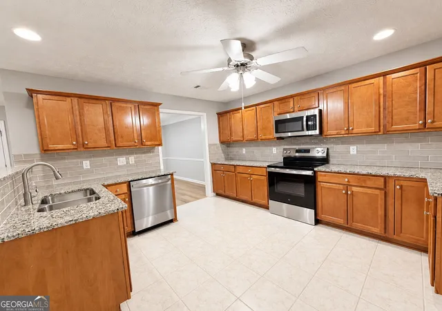 Photo 3 of Single family home for sale at 690 Majesty Xing, Winder, GA 30680 | MLS# 10872593 | Listing updated on 2026-10-28
