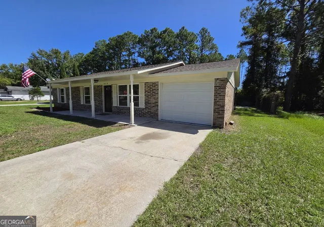 Photo 3 of Single family home for sale at 868 Mission Tr Dr, St. Marys, GA 31558 | MLS# 10848482 | Listing updated on 2026-09-30