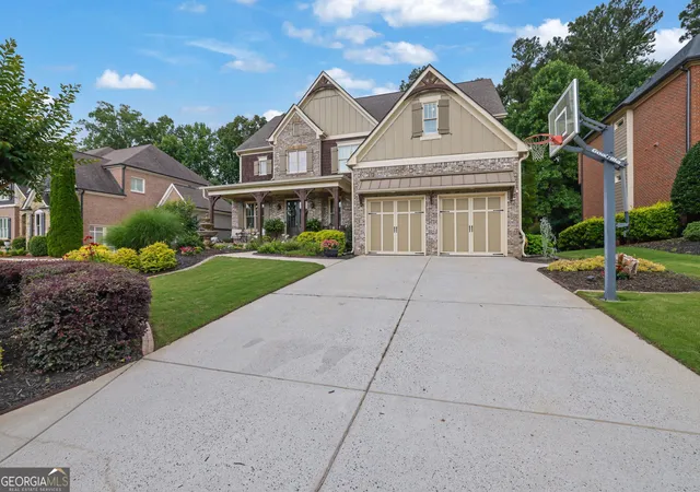Photo 3 of Single family home for sale at 4415 Manor Creek Dr, Cumming, GA 30040 | MLS# 10804537 | Listing updated on 2026-10-08