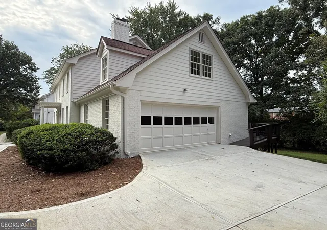Photo 4 of Single family home for sale at 5124 Vermack Rd, Dunwoody, GA 30338 | MLS# 10734494 | Listing updated on 2026-10-29