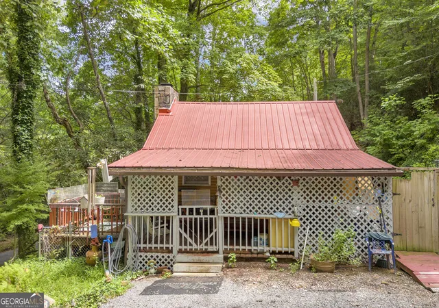 Photo 2 of Sale Pending at 1178 Ruby Lake Dr, Hiawassee, GA 30546 | MLS# 10824058 | Listing updated on 2026-09-11
