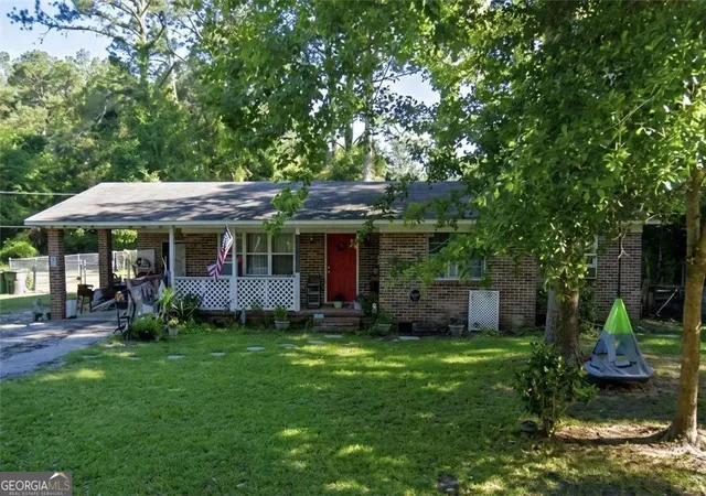 Photo 1 of Single family home for sale at 204 Pine St, St. Marys, GA 31558 | MLS# 10845386 | Listing updated on 2026-09-28