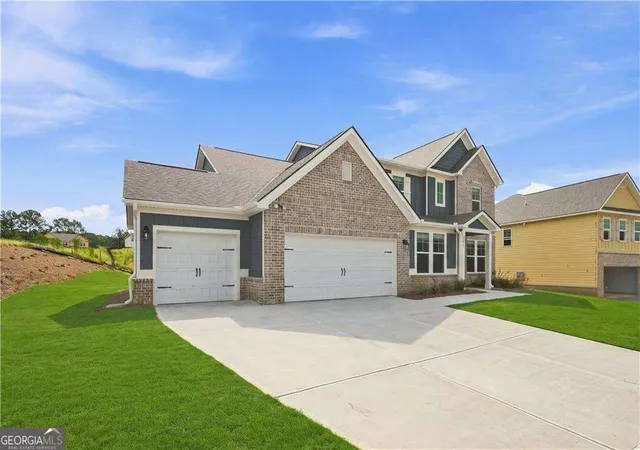Photo 3 of Single family home for sale at 266 Linford Dr, Locust Grove, GA 30248 | MLS# 10841657 | Listing updated on 2026-09-08