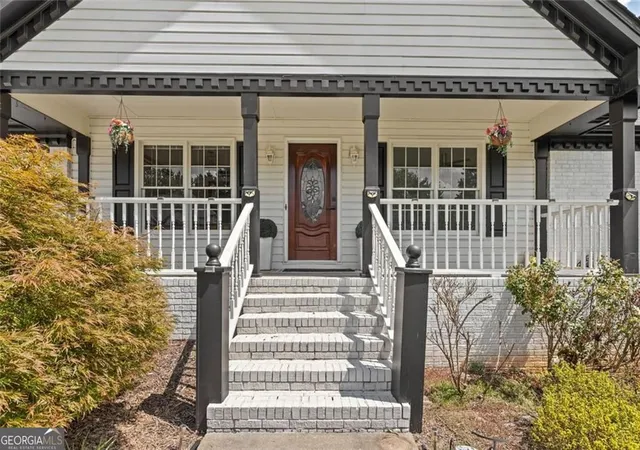 Photo 3 of Sale Pending at 850 Rose Crst Dr, Lawrenceville, GA 30044 | MLS# 10841320 | Listing updated on 2026-09-17