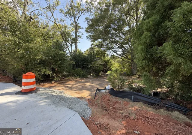 Photo 2 of Sale Pending at 174 Matthews School Rd, Winder, GA 30680 | MLS# 10843020 | Listing updated on 2026-09-15