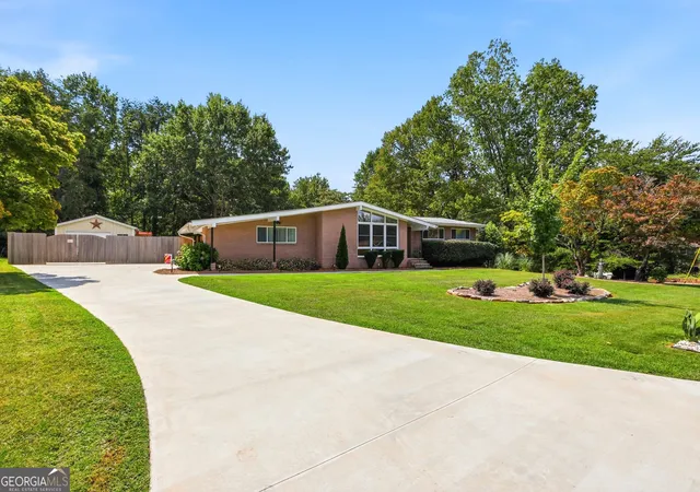 Photo 1 of Sale Pending at 368 Highland Ave, Cornelia, GA 30531 | MLS# 10840539 | Listing updated on 2026-09-15