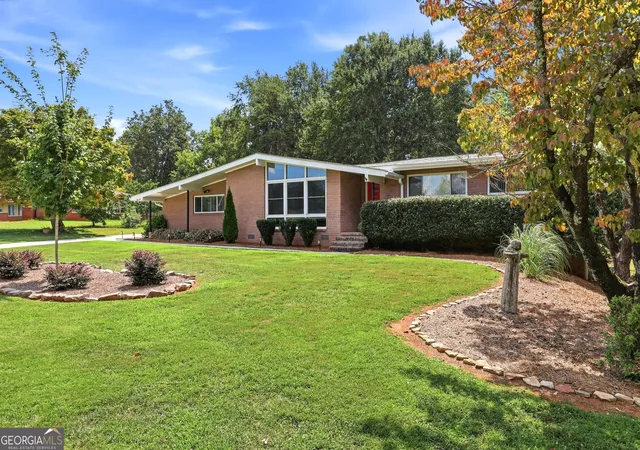 Photo 2 of Sale Pending at 368 Highland Ave, Cornelia, GA 30531 | MLS# 10840539 | Listing updated on 2026-09-15