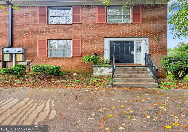 Townhouse for sale at 3189 Kingswood Glen, Decatur, GA 30034 | MLS# 10846886