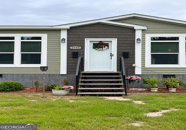 Photo 2 of Manufactured home for sale at 2460 Miller Hayes Rd, Waycross, GA 31503 | MLS# 10842175 | Listing updated on 2026-09-09