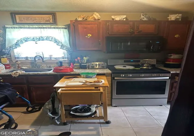 Photo 2 of Single family home for sale at 2247 Jernigan Dr Se, Atlanta, GA 30315 | MLS# 10837680 | Listing updated on 2026-09-15