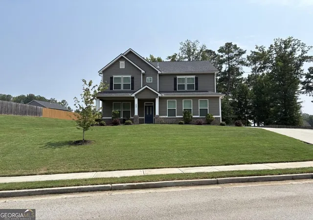 Photo 2 of Single family home for sale at 200 Darien Dr, Senoia, GA 30276 | MLS# 10849326 | Listing updated on 2026-10-02