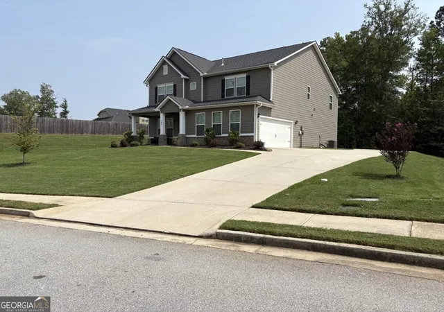 Photo 3 of Single family home for sale at 200 Darien Dr, Senoia, GA 30276 | MLS# 10849326 | Listing updated on 2026-10-02