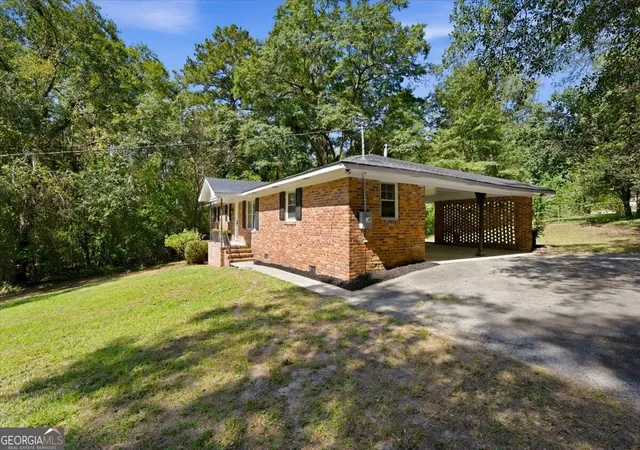 Photo 2 of Single family home for sale at 110 Connie Dr, Macon, GA 31211 | MLS# 10848881 | Listing updated on 2026-10-06