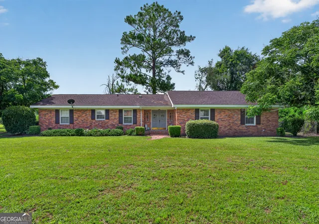 Photo 1 of Single family home for sale at 2027 Ellis Ln, Blackshear, GA 31516 | MLS# 10843193 | Listing updated on 2026-09-10