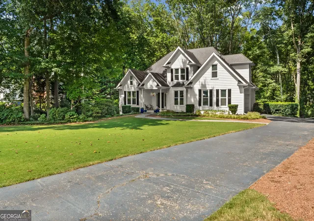 Photo 3 of Sale Pending at 193 Mosby Woods Dr, Newnan, GA 30265 | MLS# 10851858 | Listing updated on 2026-10-02