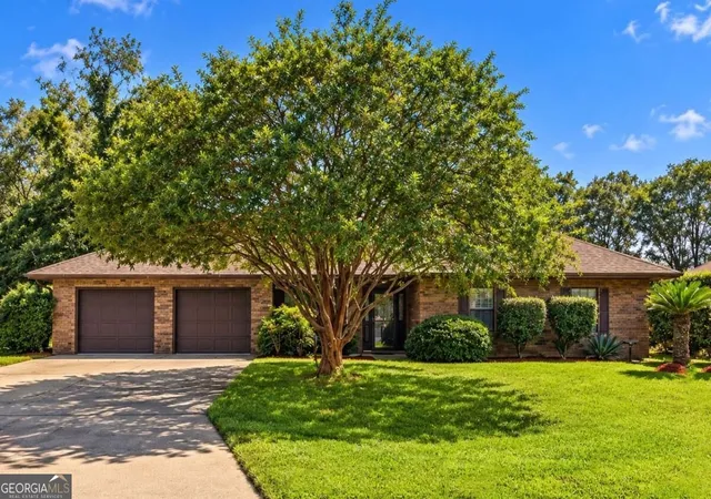 Photo 1 of Sale Pending at 149 Lake View Cir, Brunswick, GA 31525 | MLS# 10851102 | Listing updated on 2026-09-29