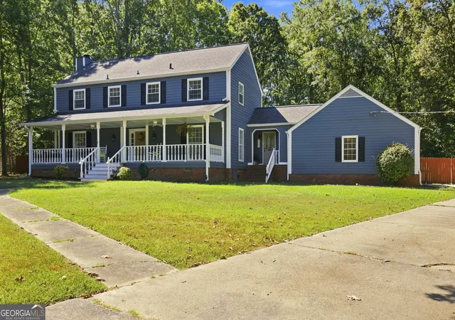 Photo 2 of Single family home for sale at 108 E Creekview Dr Sw, Rome, GA 30165 | MLS# 10844870 | Listing updated on 2026-09-29