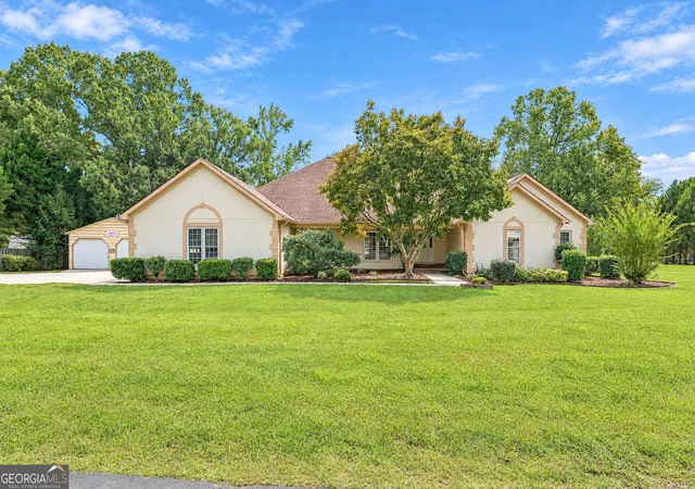 Photo 1 of Sale Pending at 415 W Mcintosh Rd, Brooks, GA 30205 | MLS# 10852977 | Listing updated on 2026-10-05