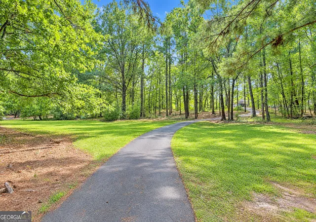 Photo 3 of Sale Pending at 415 W Mcintosh Rd, Brooks, GA 30205 | MLS# 10852977 | Listing updated on 2026-10-05