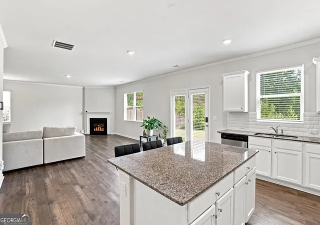 Photo 3 of Single family home for sale at 10 Quail Pass, Dawsonville, GA 30534 | MLS# 10843006 | Listing updated on 2026-09-10
