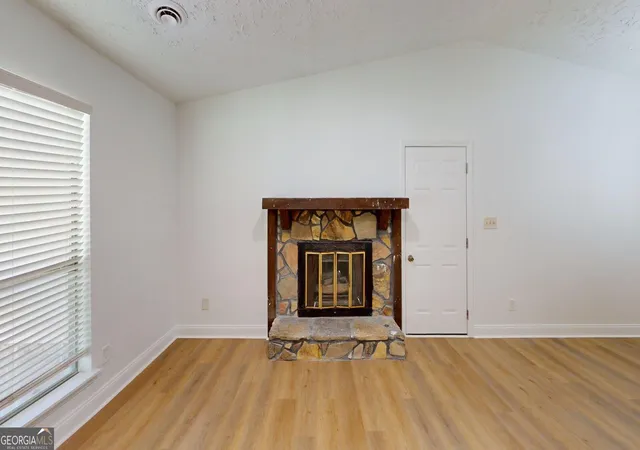Photo 4 of Single family home for sale at 42 Skylark Ln, Jonesboro, GA 30238 | MLS# 10843584 | Listing updated on 2026-10-29