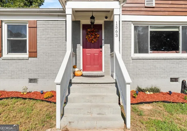 Photo 3 of Single family home for sale at 1563 Cloverdale Dr Se, Marietta, GA 30067 | MLS# 10844358 | Listing updated on 2026-10-06