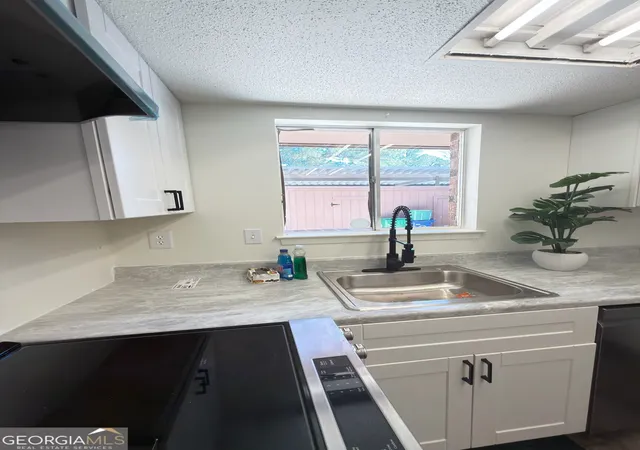 Photo 2 of Townhouse for sale at 722 Garden View Dr, Stone Mountain, GA 30083 | MLS# 10878718 | Listing updated on 2026-10-27