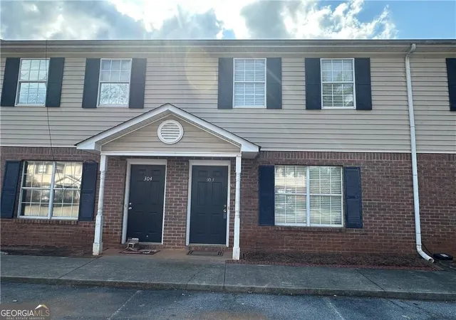 Photo 1 of Townhouse for sale at 303 Iron Belt Ct, Cartersville, GA 30120 | MLS# 10829968 | Listing updated on 2026-09-03