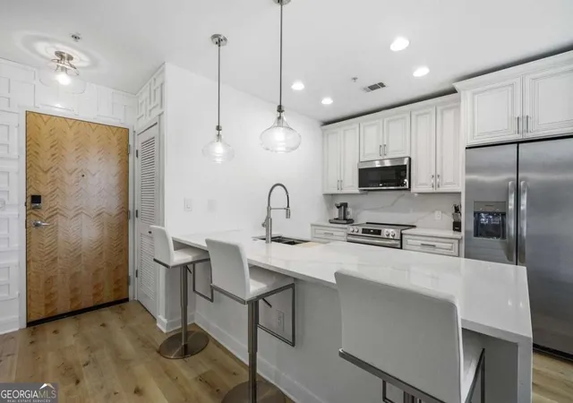 Photo 1 of Condo for sale at 400 W Peachtree St Nw #705, Atlanta, GA 30308 | MLS# 10845569 | Listing updated on 2026-10-12
