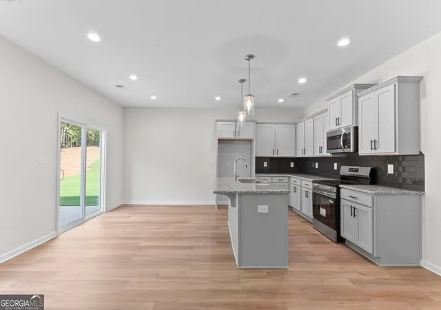 Photo 3 of Single family home for sale at 1050 Sun Valley Ct #C60, Macon, GA 31211 | MLS# 10741573 | Listing updated on 2026-09-24