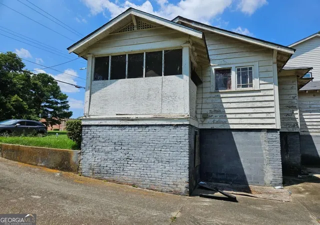 Photo 3 of Single family home for sale at 844 Westmont Rd, Atlanta, GA 30311 | MLS# 10839140 | Listing updated on 2026-09-19