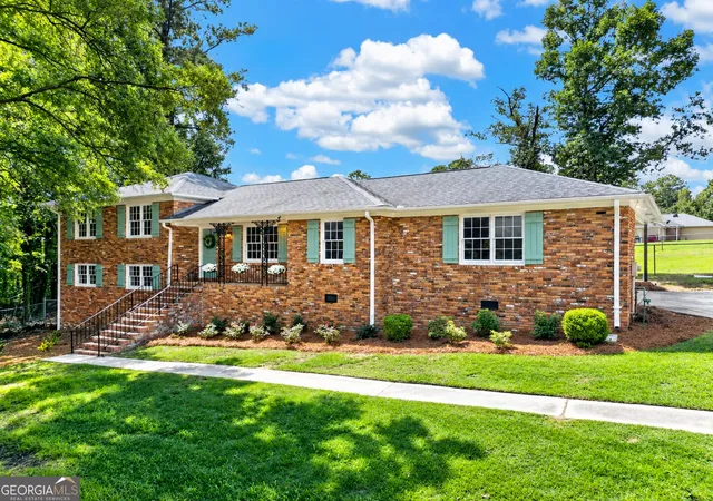 Photo 1 of Sale Pending at 5038 Wingate Dr, Macon, GA 31210 | MLS# 10848385 | Listing updated on 2026-09-27
