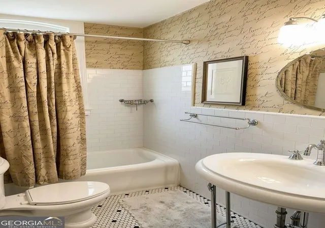 Listing Photo 2 - Condo for sale in building located at 198 Ponce De Leon Ave Ne, Atlanta, GA 30308 - Unit #3A