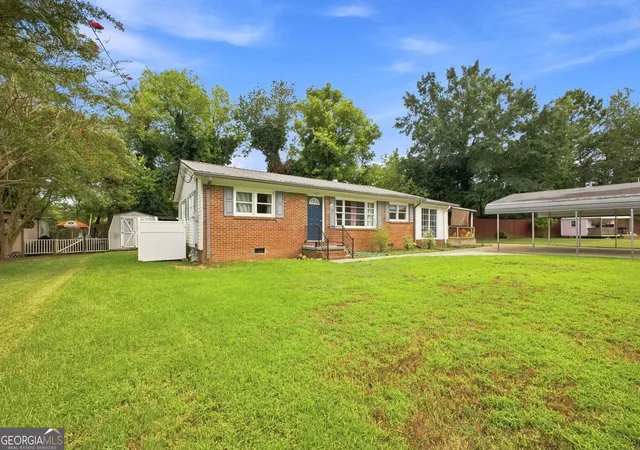Photo 2 of Single family home for sale at 1517 Lee Ave, Oxford, AL 36203 | MLS# 10838614 | Listing updated on 2026-09-16