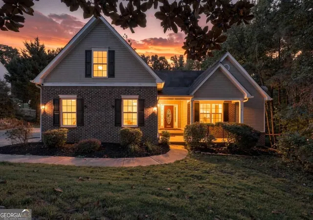 Photo 1 of Single family home for sale at 6749 Carriage Walk Ln, Flowery Branch, GA 30542 | MLS# 10852189 | Listing updated on 2026-09-24