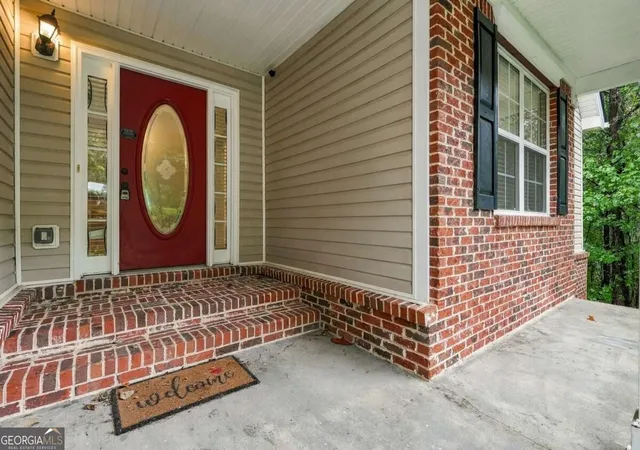 Photo 2 of Single family home for sale at 6749 Carriage Walk Ln, Flowery Branch, GA 30542 | MLS# 10852189 | Listing updated on 2026-09-24