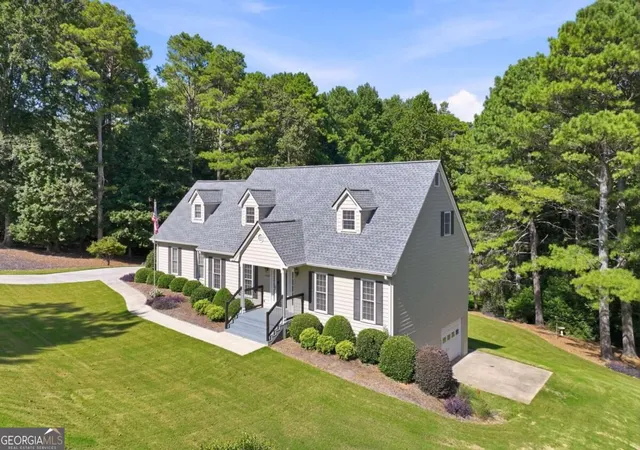 Photo 3 of Single family home for sale at 3628 Maple Frg Ln, Gainesville, GA 30504 | MLS# 10839499 | Listing updated on 2026-09-17
