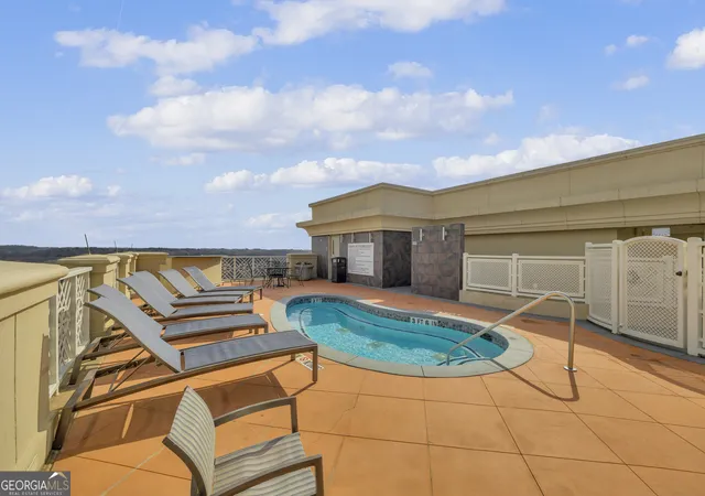 Listing Photo 5 - Condo for sale in building located at 755 E Broad St, Athens, GA 30601 - Unit #803