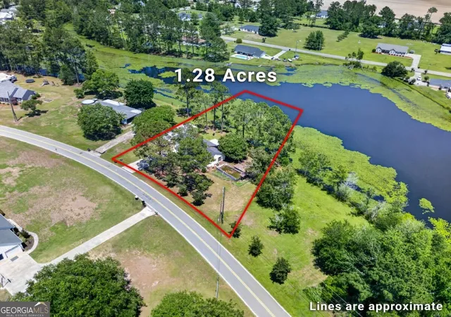 Photo 3 of Sale Pending at 179 Forest Hills Dr, Douglas, GA 31535 | MLS# 10846178 | Listing updated on 2026-09-29