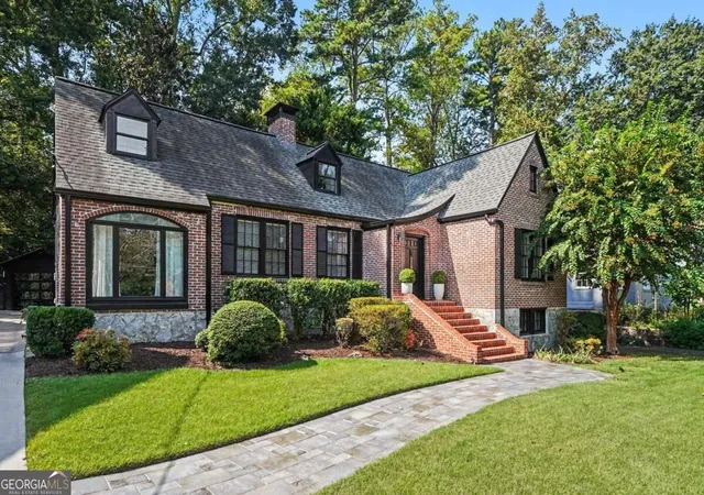 Photo 3 of Single family home for sale at 839 Wildwood Rd Ne, Atlanta, GA 30324 | MLS# 10848032 | Listing updated on 2026-10-08