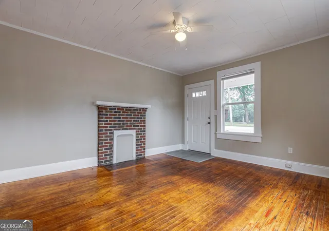 Photo 3 of Sale Pending at 17 Oak St, Elberton, GA 30635 | MLS# 10837905 | Listing updated on 2026-09-17